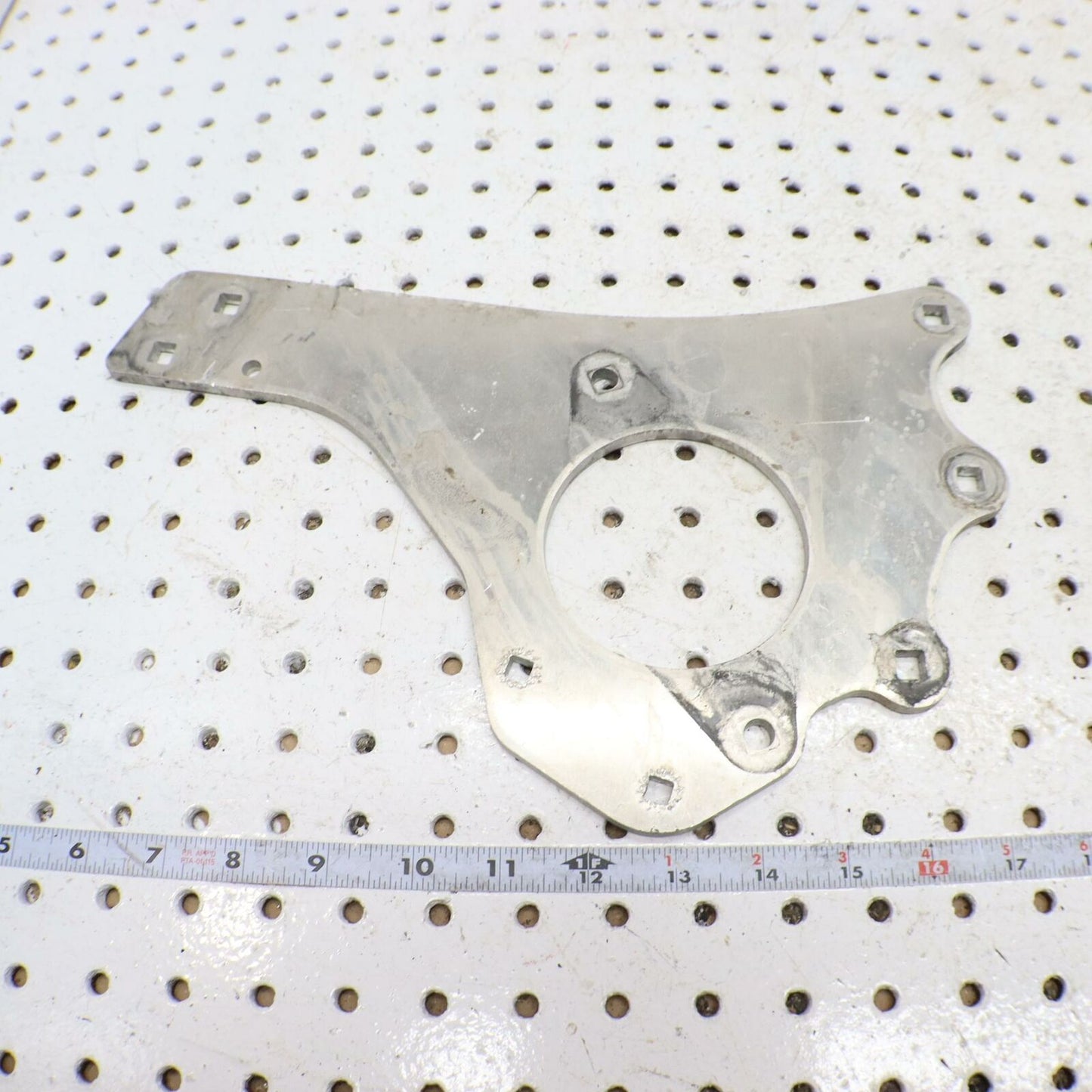 2006 POLARIS SWITCHBACK ENGINE MOTOR MOUNT PLATE ENGINE STRAP, RH 5247597