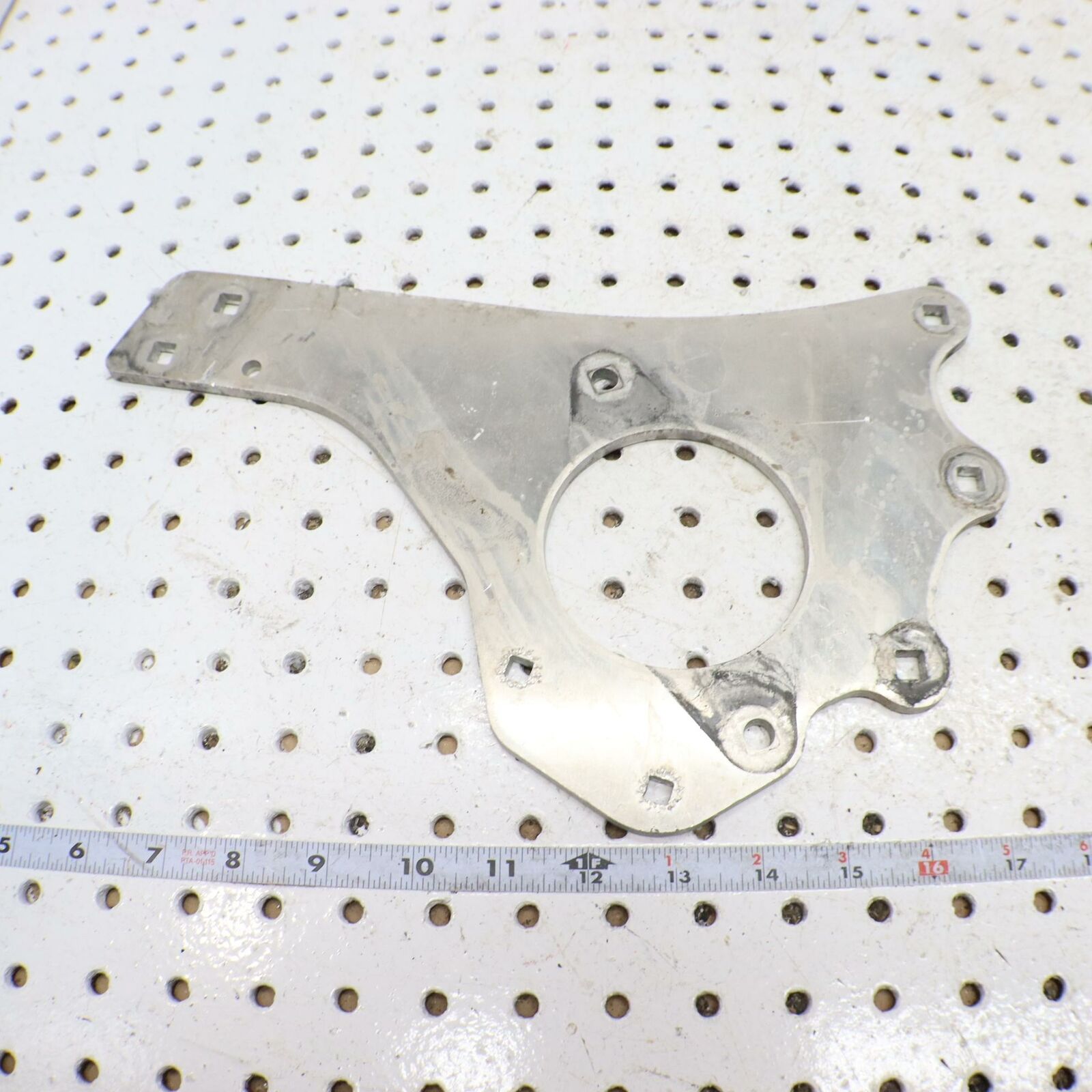 2006 POLARIS SWITCHBACK ENGINE MOTOR MOUNT PLATE ENGINE STRAP, RH 5247597