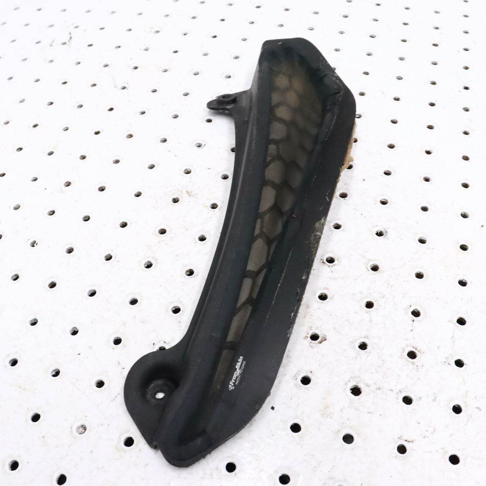 2006 POLARIS SWITCHBACK SCREEN-BRAKE VENT, BLK 5436408-070