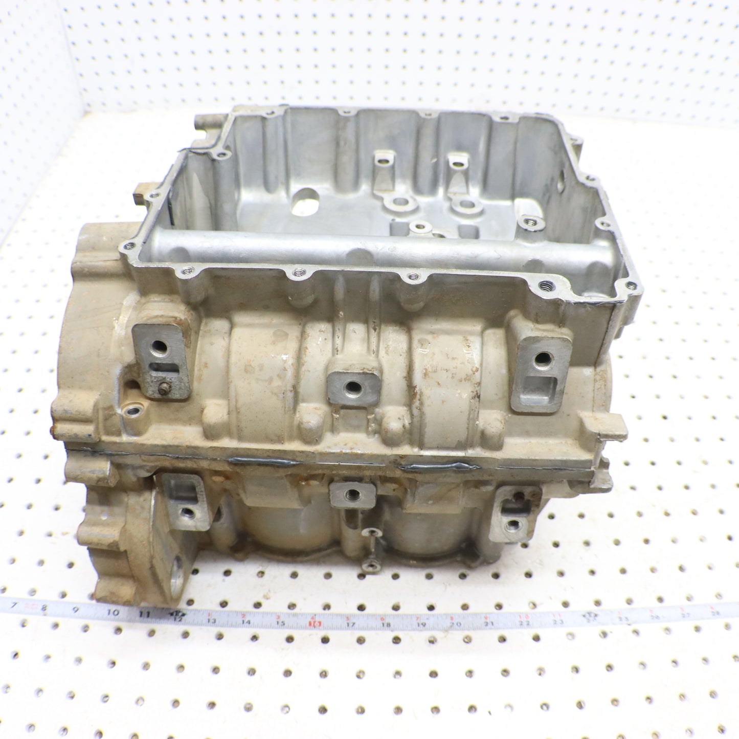 2013 Polaris Ranger Xp 900 Crank Case Engine Case 2204947, 2207371 GOOD!!