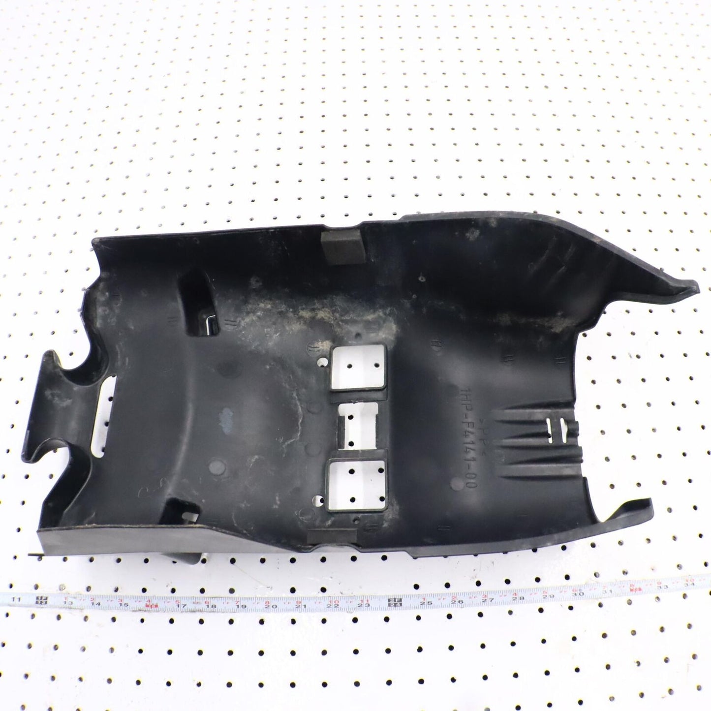 2013 YAMAHA GRIZZLY 700 GAS FUEL TANK GUARD PROTECTOR 1HP-F4141-00-00