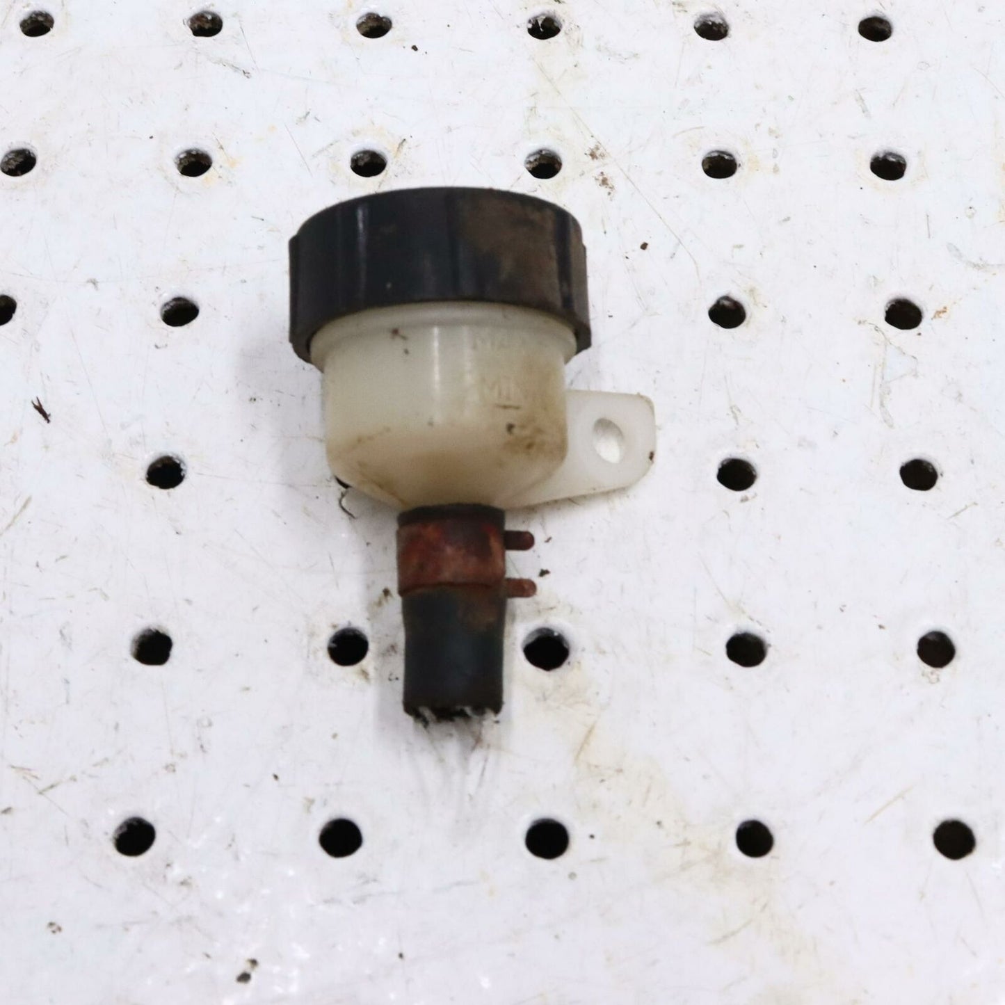 2001 POLARIS SPORTSMAN 400 REAR BRAKE MASTER FLUID RESERVOIR TANK BOTTLE 1930854