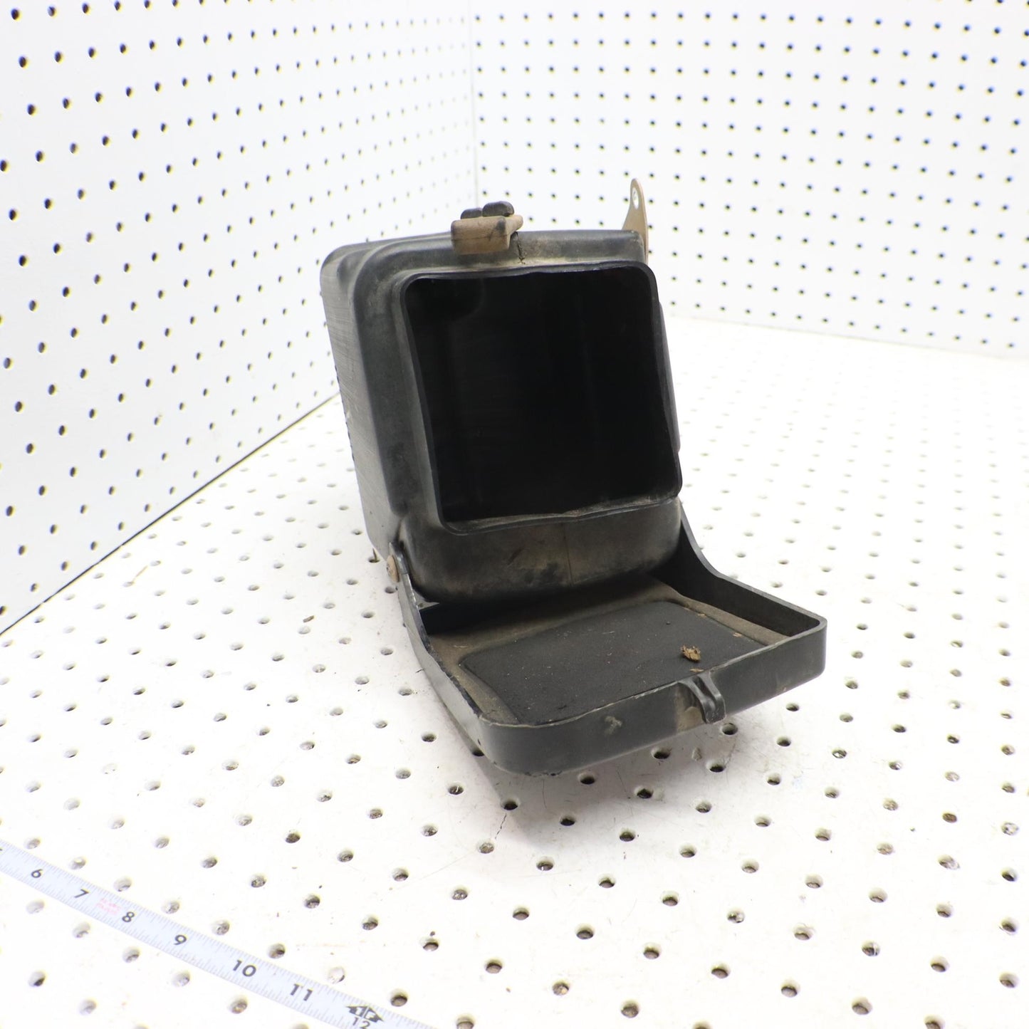2016 SUZUKI KING QUAD 500 STORAGE BOX REAR 93100-31GA0; 93100-31GA2