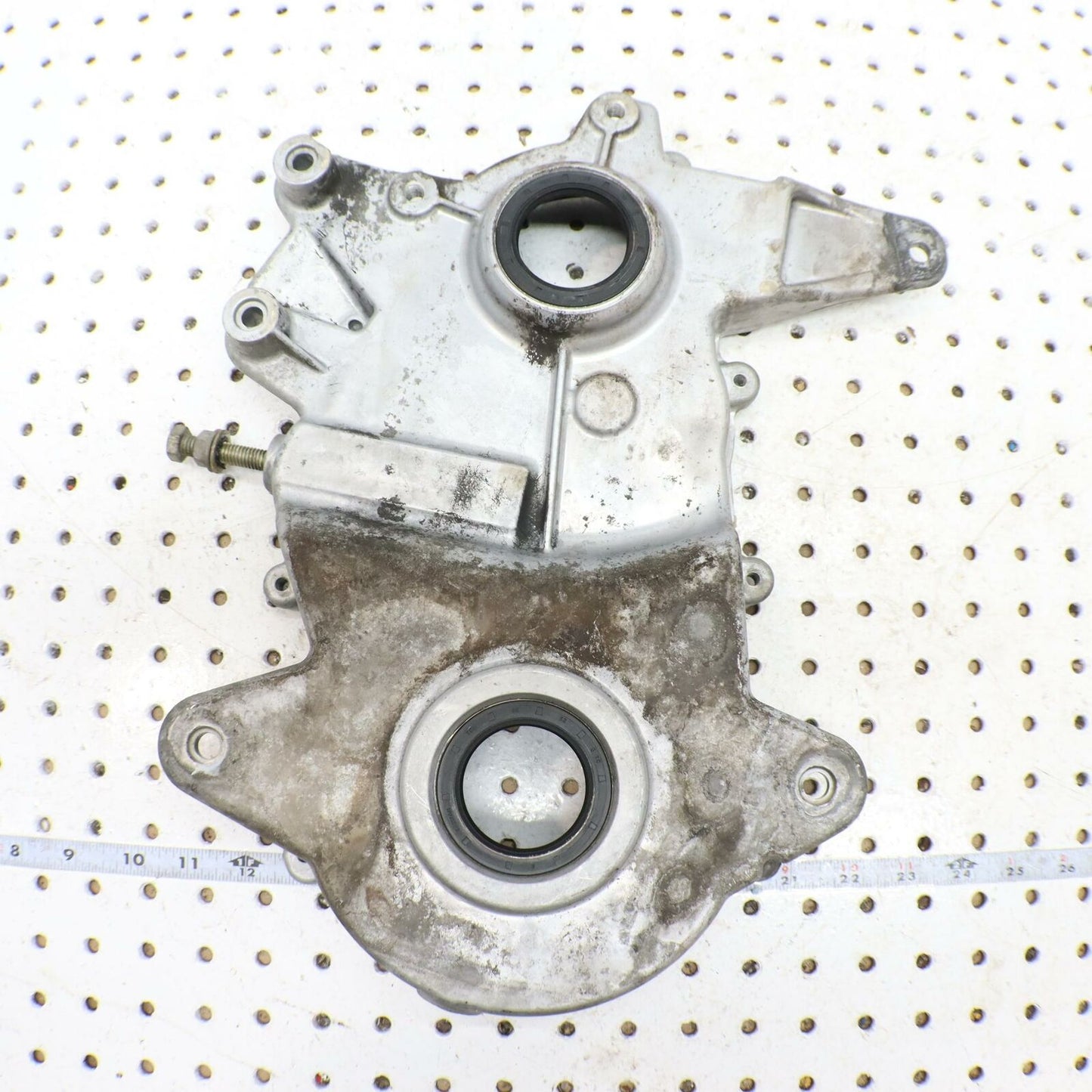 2006 POLARIS FST SWITCHBACK TRACK CHAIN HOUSING CASE 1332318