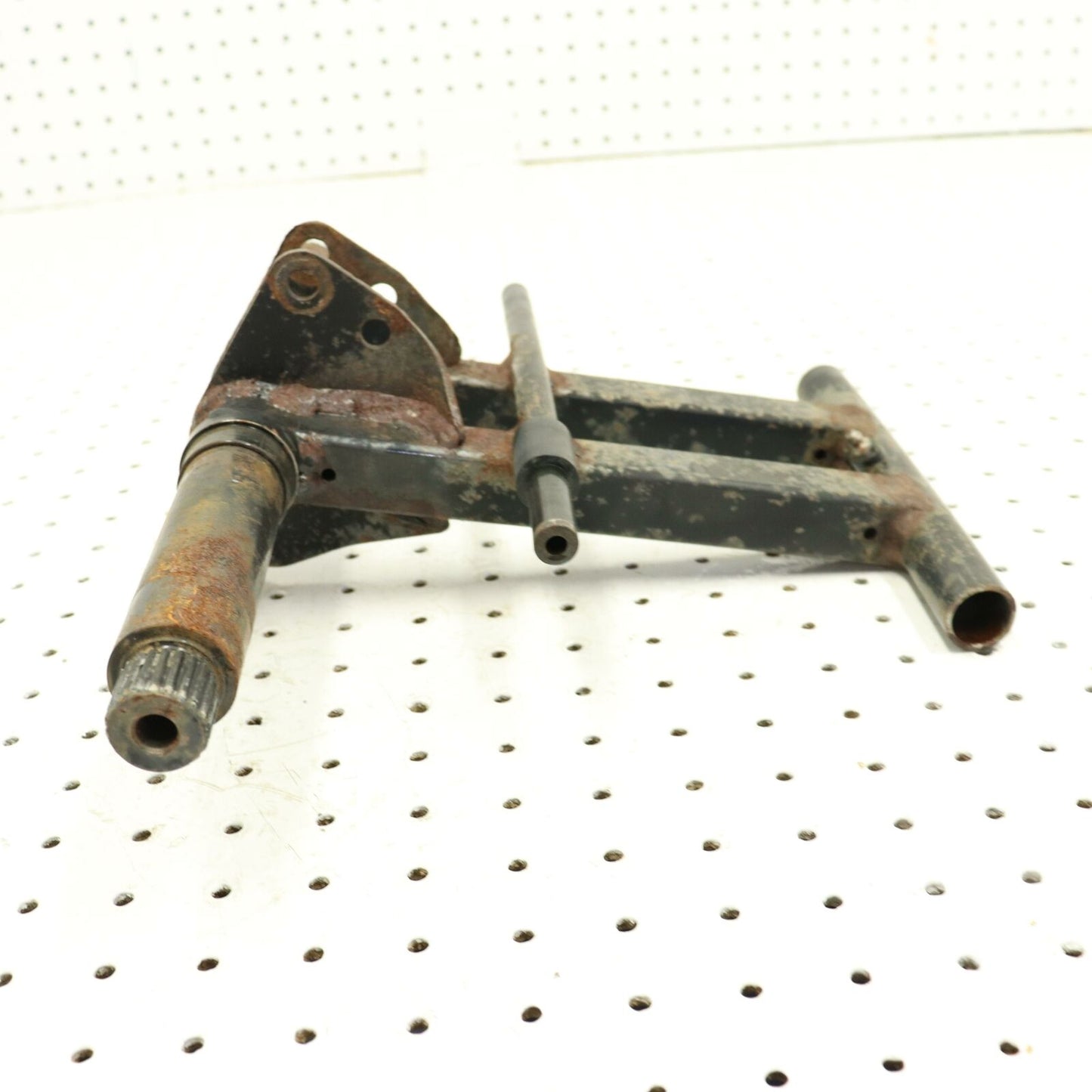 2006 POLARIS FUSION 600 REAR BACK SUSPENSION FRONT TORQUE PIVOT ARM 1542136-067