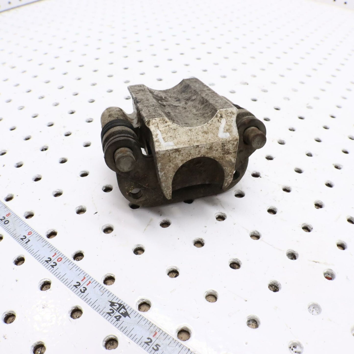1996 POLARIS SCRAMBLER 400 LEFT FRONT BRAKE CALIPER 1910173 1910271