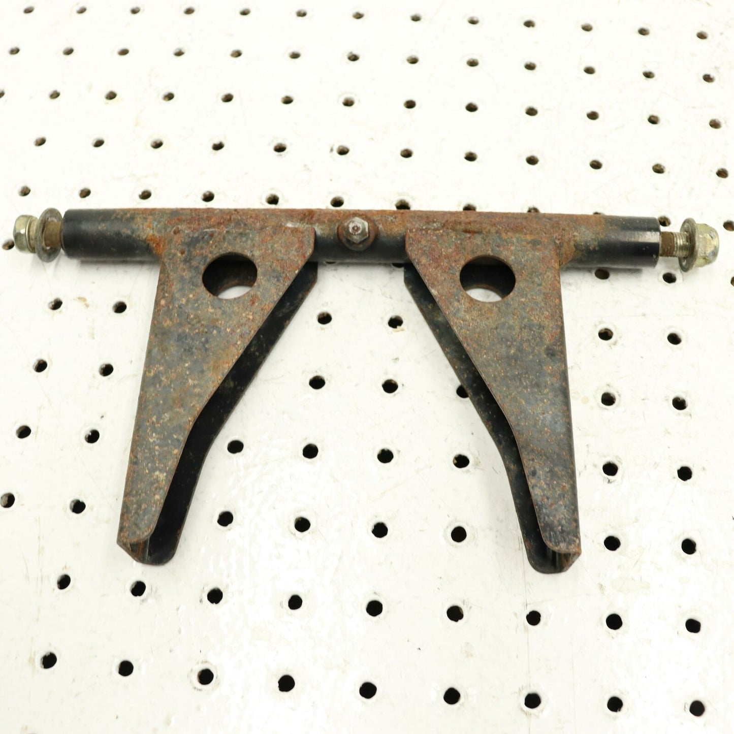 2007 POLARIS RMK 600 REAR SUSPENSION REAR PIVOT ARM 1541832-067