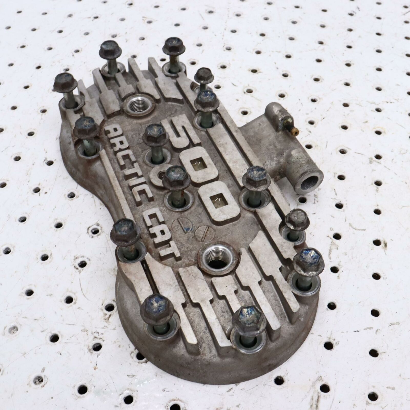 2013 ARCTIC CAT F5 ENGINE MOTOR CYLINDER HEAD TOP COVER DOME 3007-611