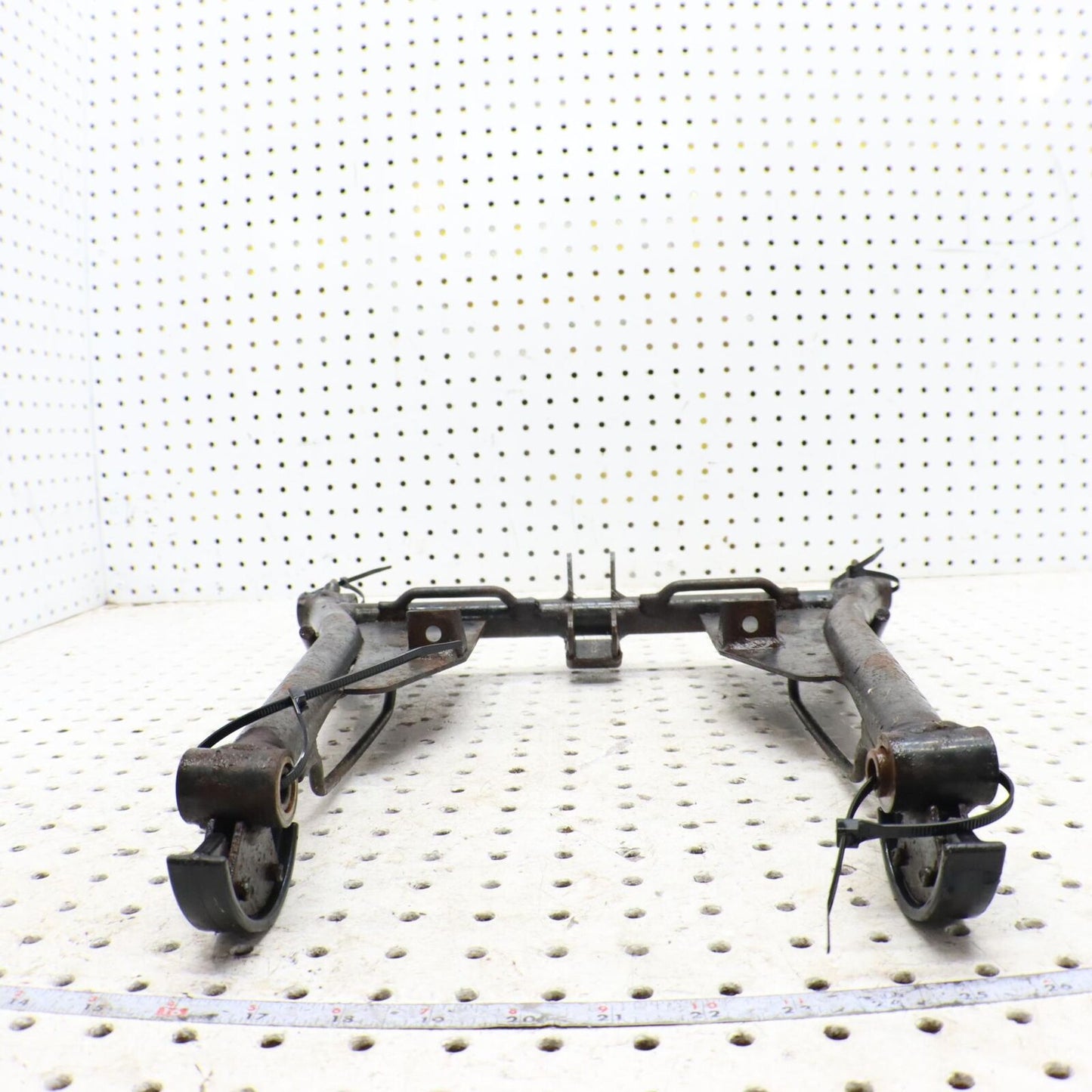 2002 ARCTIC CAT ZR 600 REAR BACK SUSPENSION FRONT TORQUE PIVOT ARM 0704-623