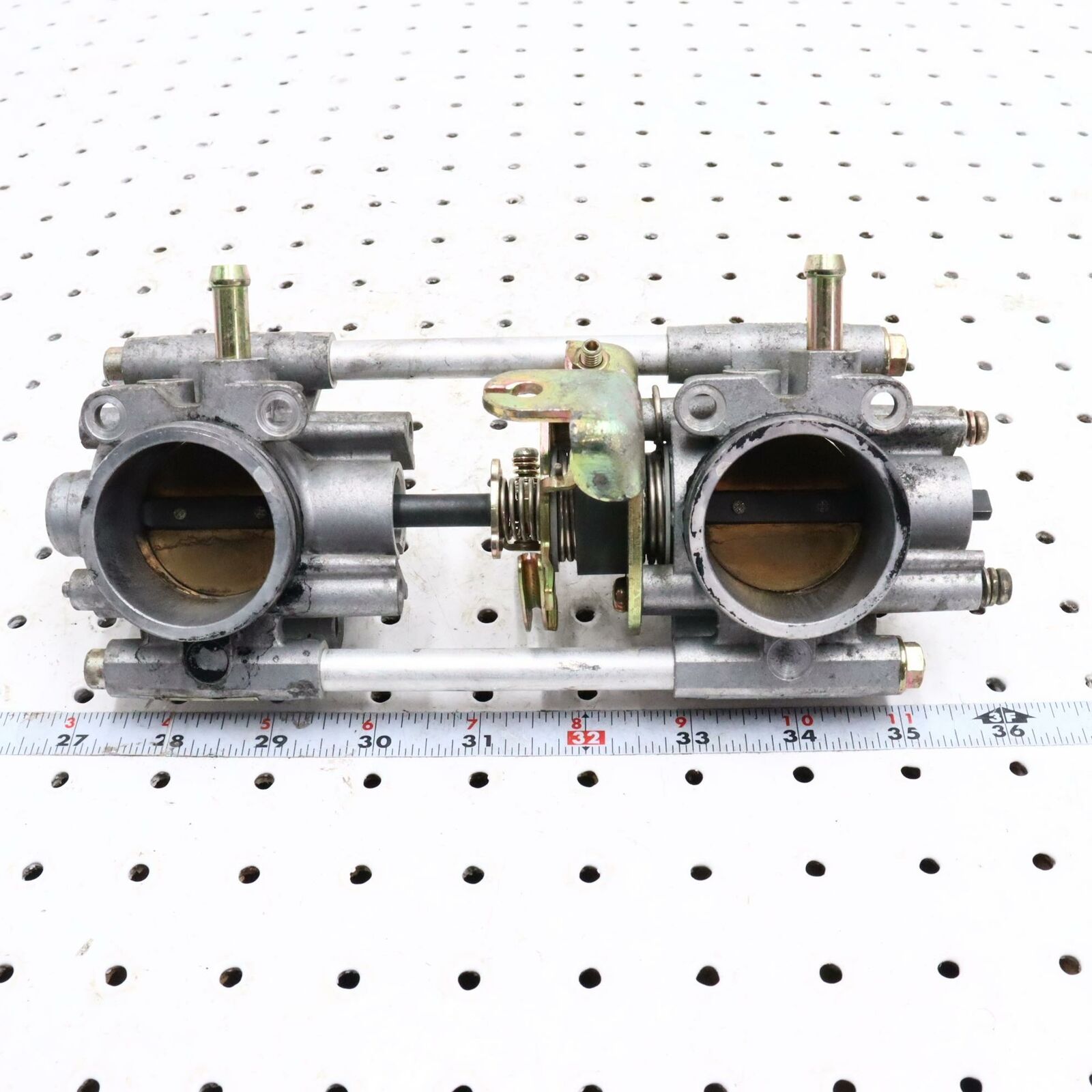 2006 POLARIS SWITCHBACK MAIN THROTTLE BODIES BODY 1253519