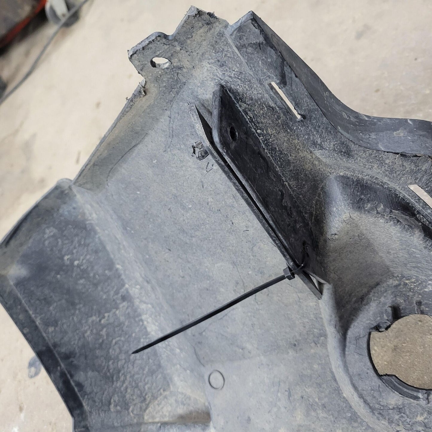 2009 POLARIS SPORTSMAN XP 850 FRONT FENDER 2633779-464