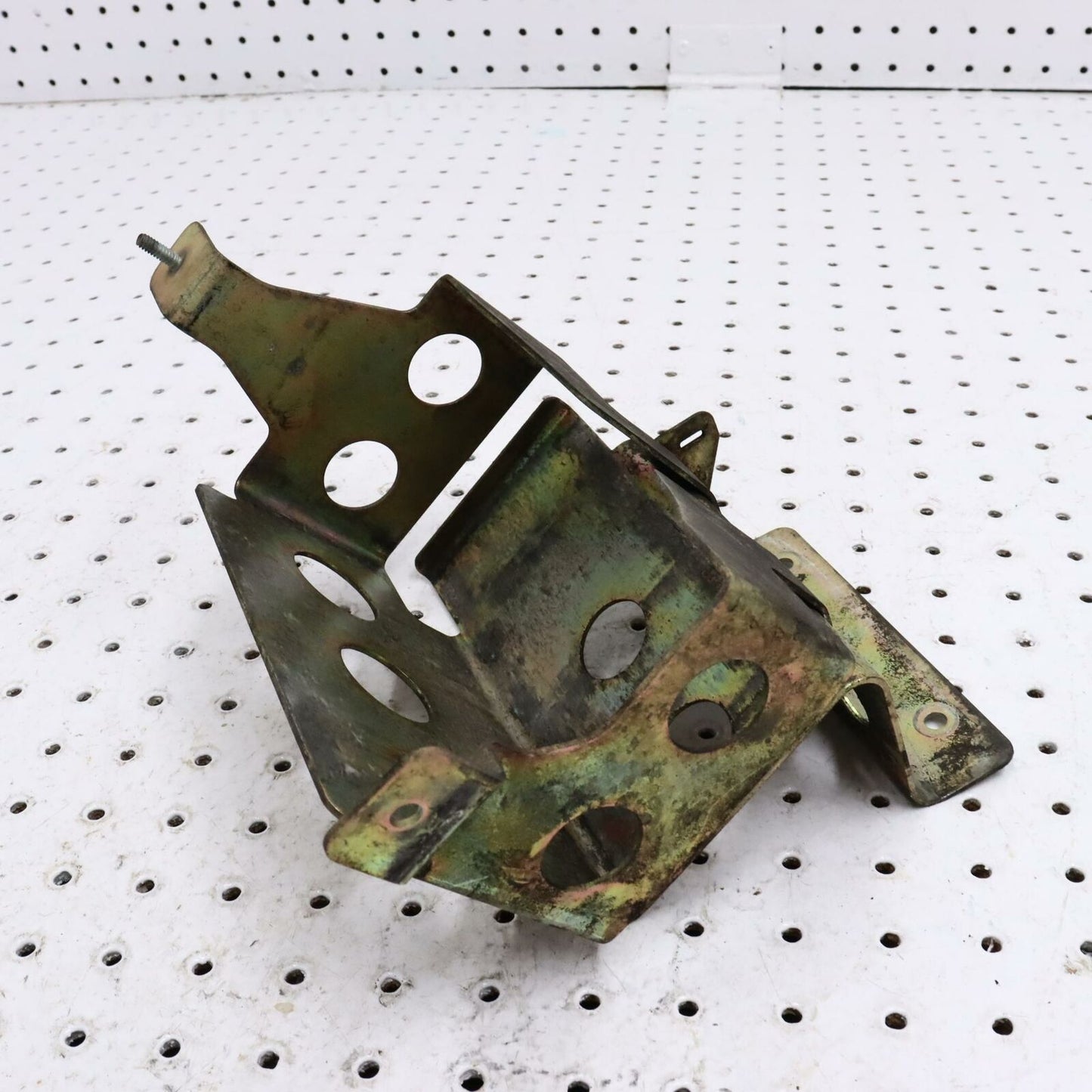 2006 POLARIS SWITCHBACK BATTERY BOX HOLDER TRAY 1015024; 1017053