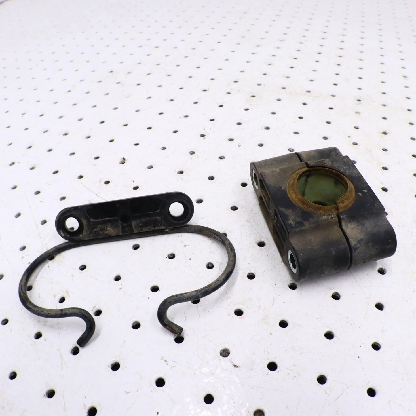 2013 YAMAHA GRIZZLY 700 STEERING POST BUSHING BRACKET 1CT-F1957-00-00