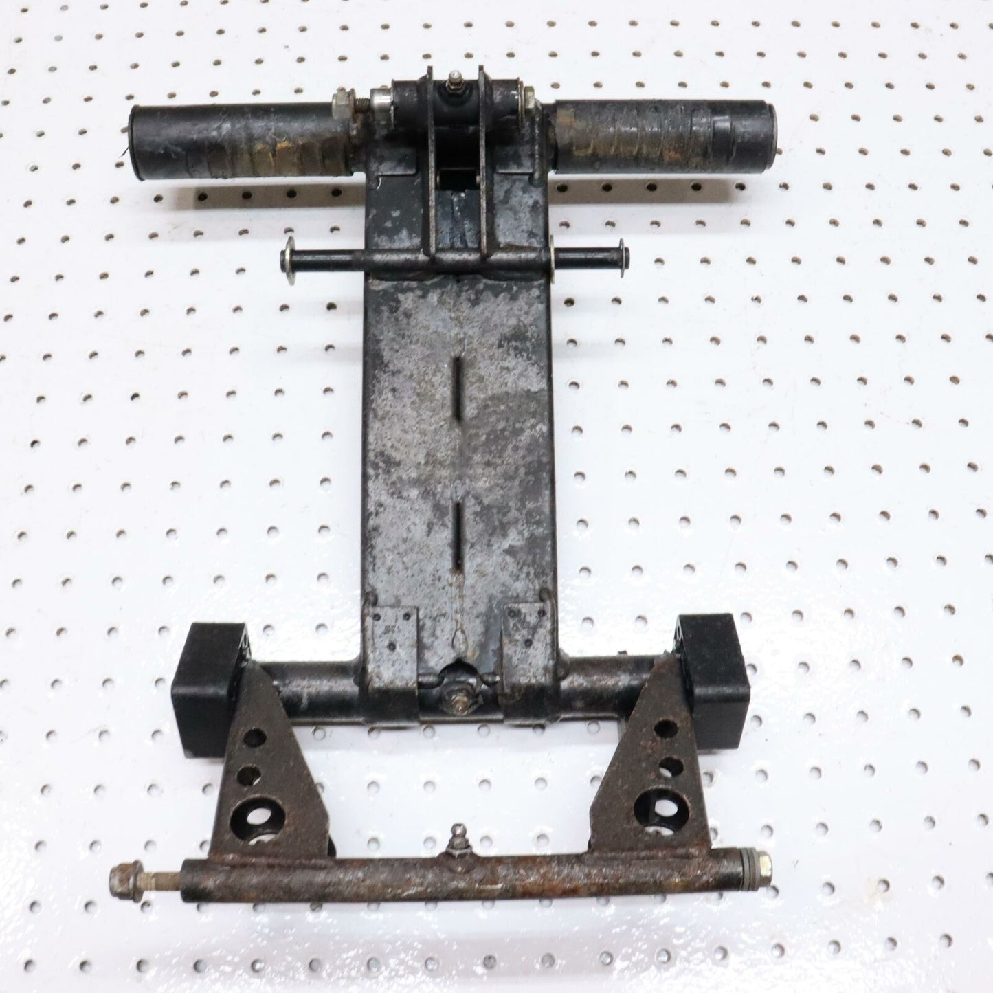 2006 SKI-DOO MXZ 800 REAR BACK SUSPENSION FRONT TORQUE PIVOT ARM 503191119