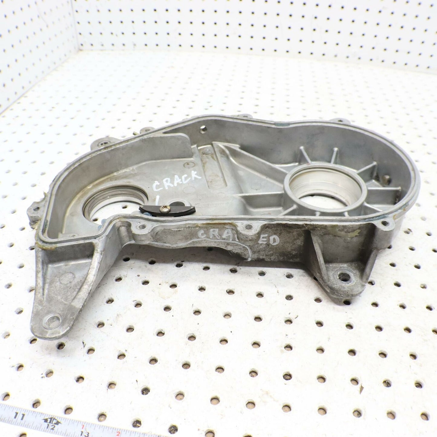 2006 POLARIS SWITCHBACK TRACK CHAIN HOUSING CASE 1332318 CRACKED