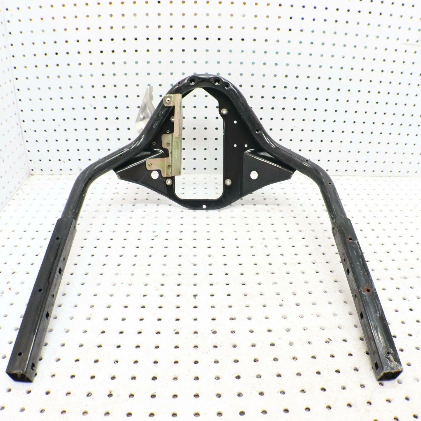 2006 POLARIS SWITCHBACK UPPER FRAME SUPPORT BRACKET STEERING GATE 1014904-067