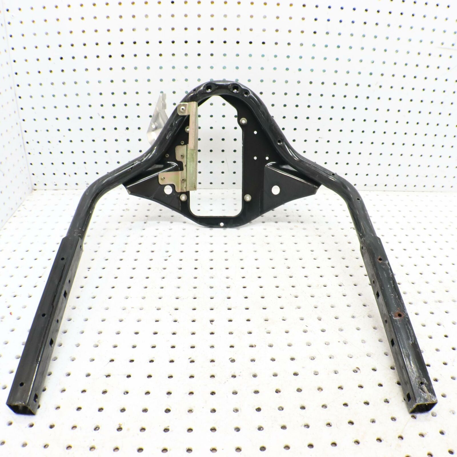 2006 POLARIS SWITCHBACK UPPER FRAME SUPPORT BRACKET STEERING GATE 1014904-067