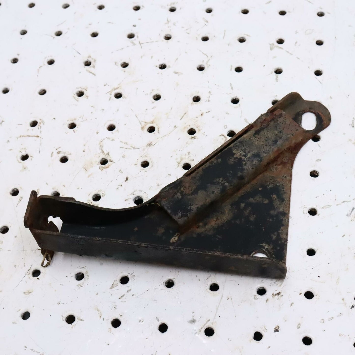 2000 POLARIS SPORTSMAN 500 LEFT REAR RACK SUPPORT 1040524-067