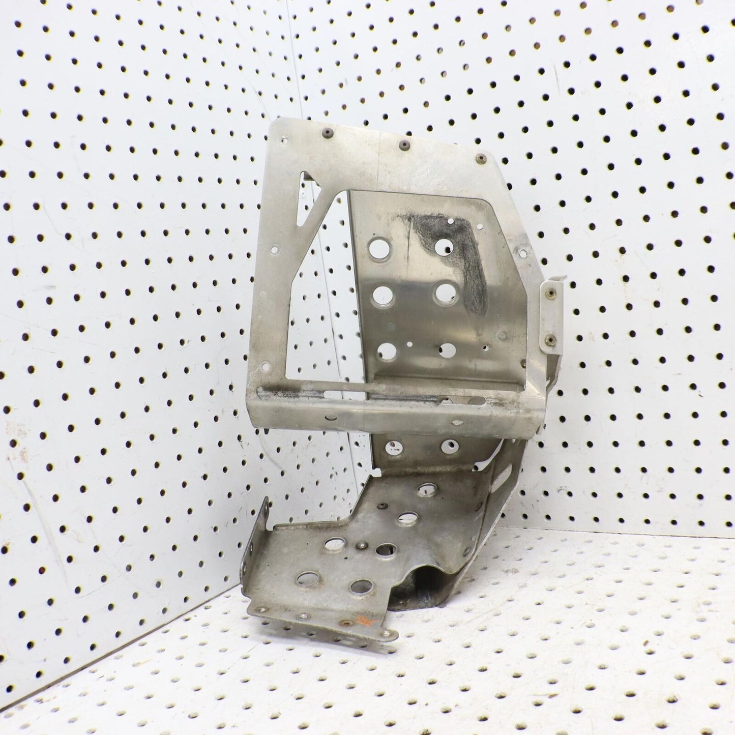 2008 POLARIS SWITCHBACK TURBO RIGHT FRONT FOOT REST STAY FOOTREST WELL 1016004