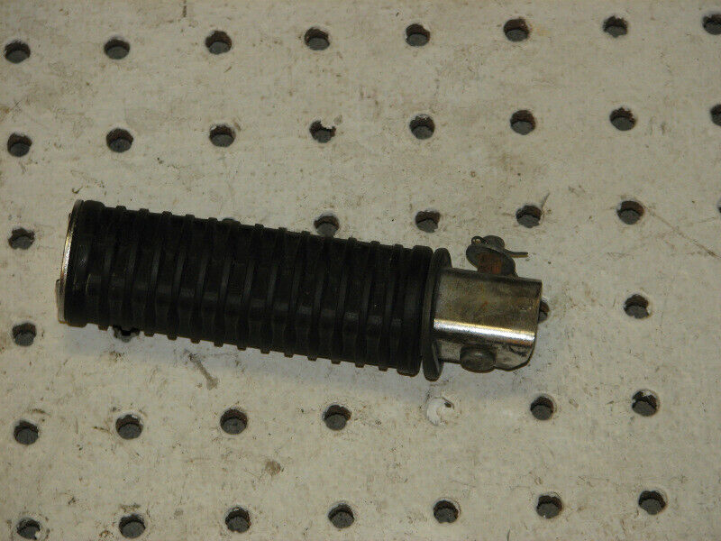 2003 HONDA SHADOW 750 VT750DCB FOOTREST LEFT REAR 50716-371-660, 50715-KC2-770