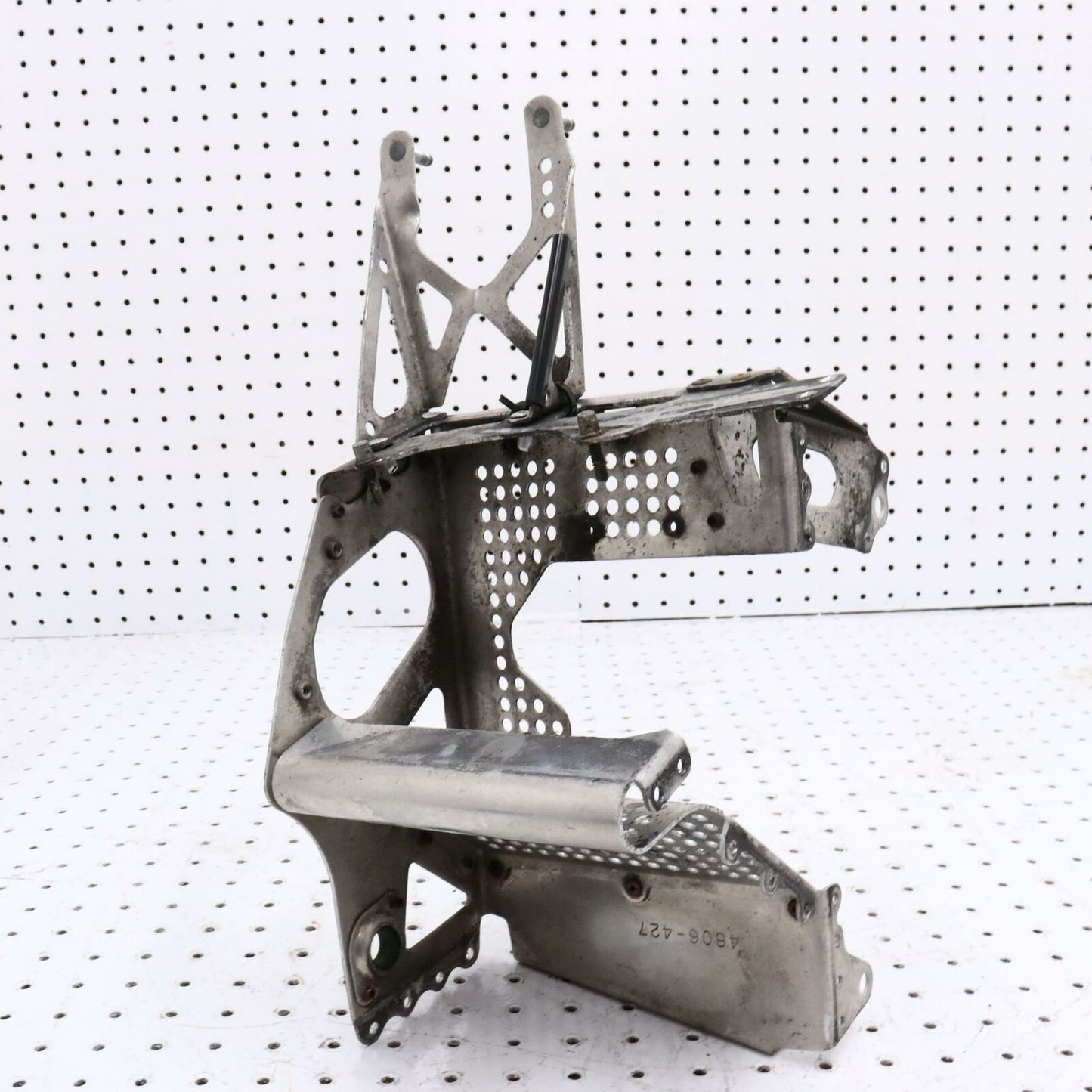 2009 ARCTIC CAT CROSSFIRE 1000 LEFT FRONT FOOT REST STAY FOOTREST WELL 4706-035