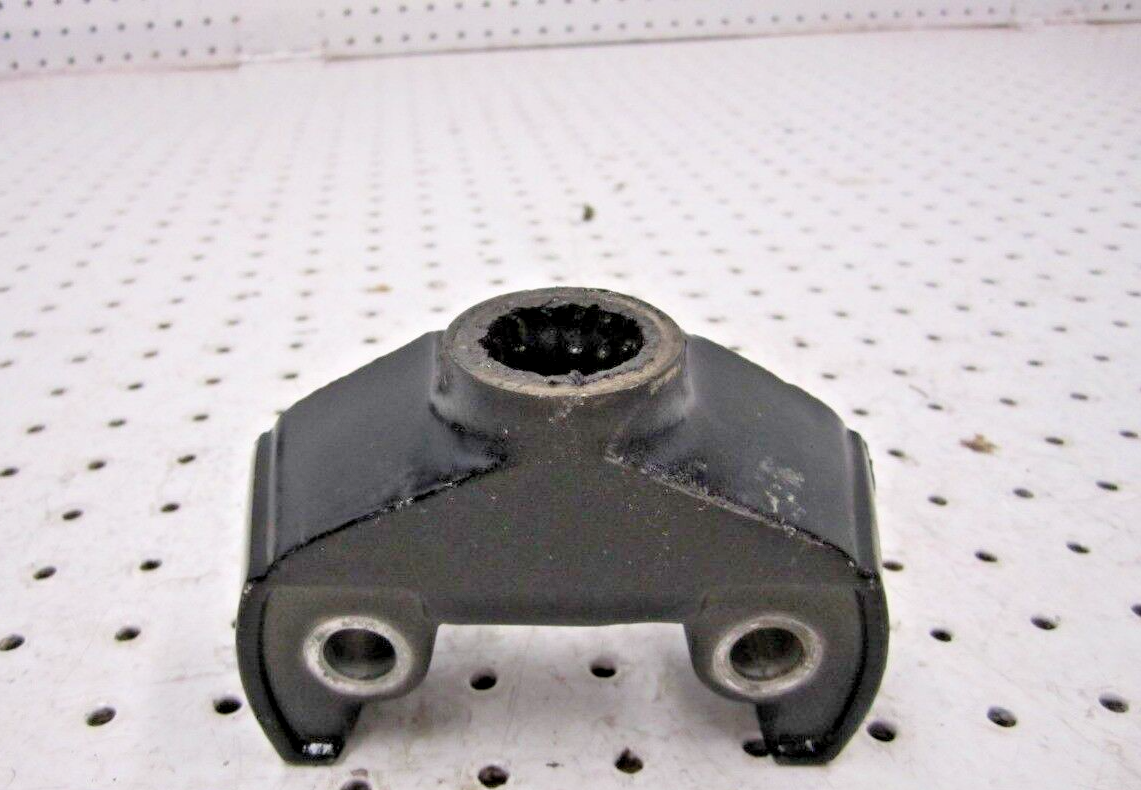 1986 MERCURY 45HP LONG SHAFT BOTTOM YOKE 77416