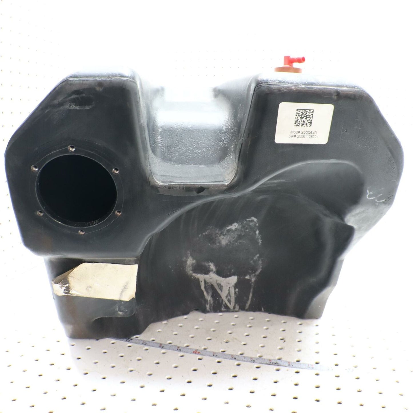 2006 POLARIS SWITCHBACK GAS TANK FUEL RESERVOIR 2520636; 2520640