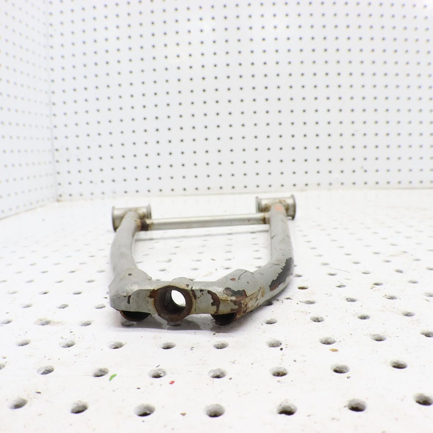 2006 POLARIS FUSION 700 FRONT UPPER RIGHT CONTROL A ARM  2203020-385