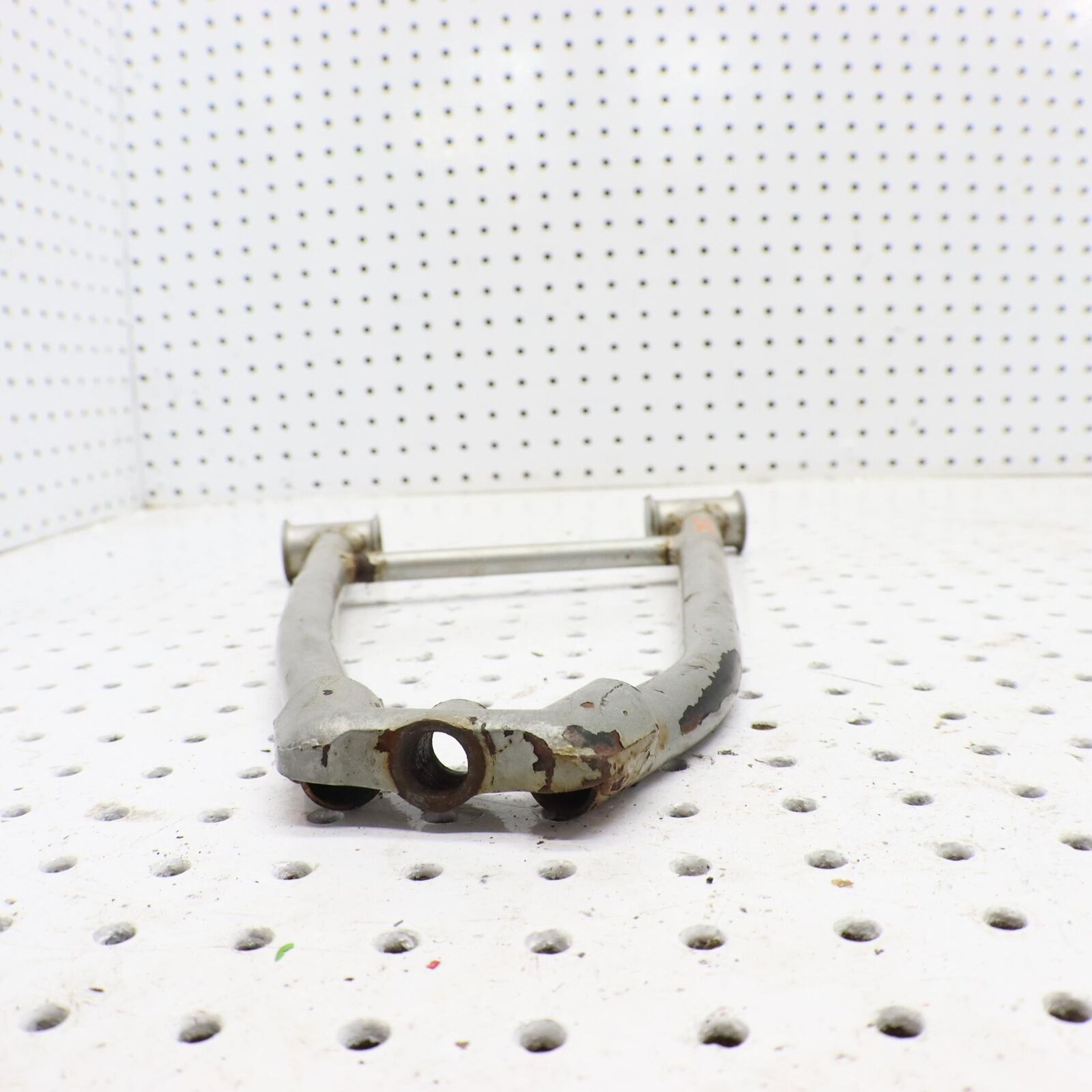 2006 POLARIS FUSION 700 FRONT UPPER RIGHT CONTROL A ARM  2203020-385