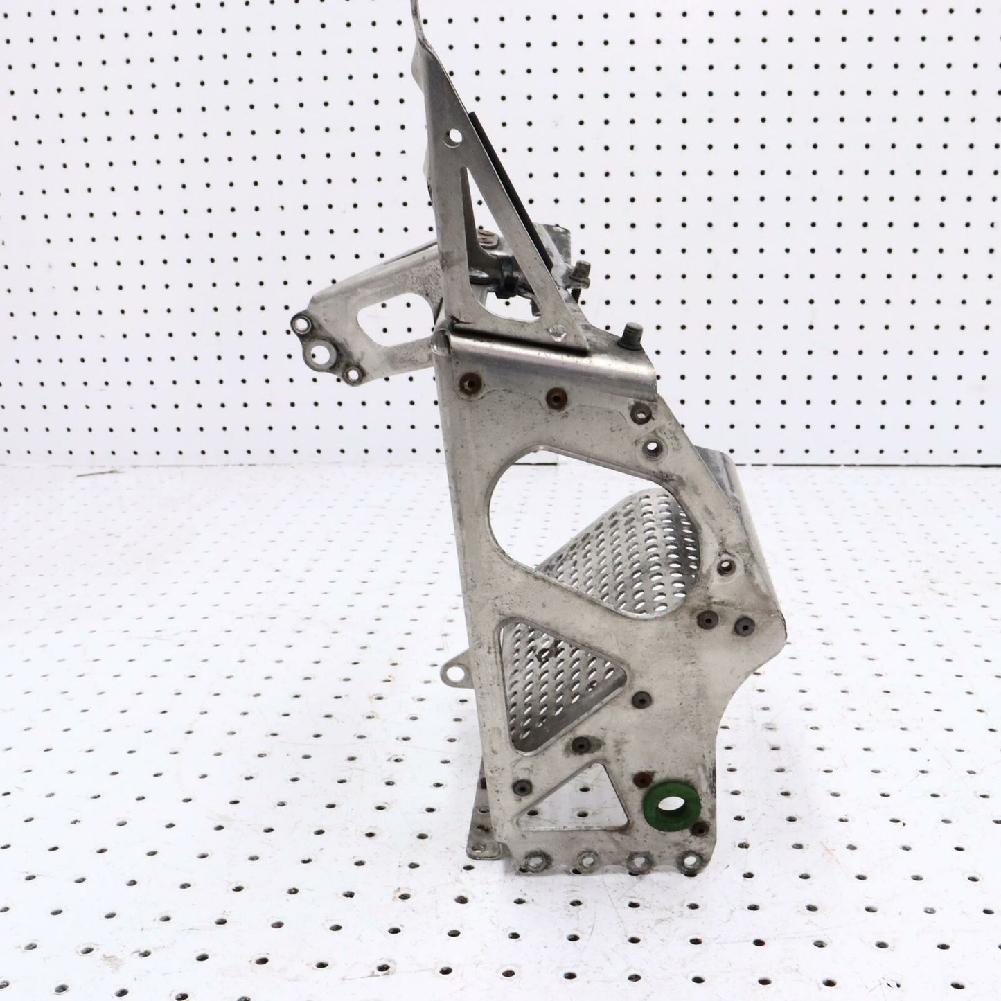 2009 ARCTIC CAT CROSSFIRE 1000 LEFT FRONT FOOT REST STAY FOOTREST WELL 4706-035