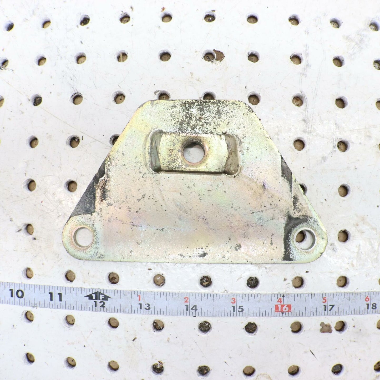 2006 POLARIS SWITCHBACK ENGINE MOTOR MOUNT BRACKET 1014698