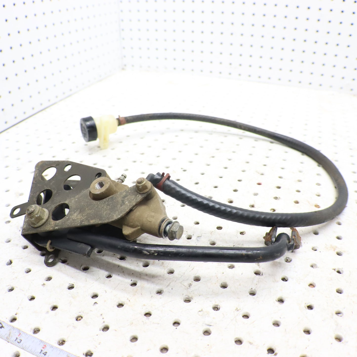 2009 Polaris Sportsman Xp 850 Foot Brake Pedal & Master Cylinder 1911347 1913903