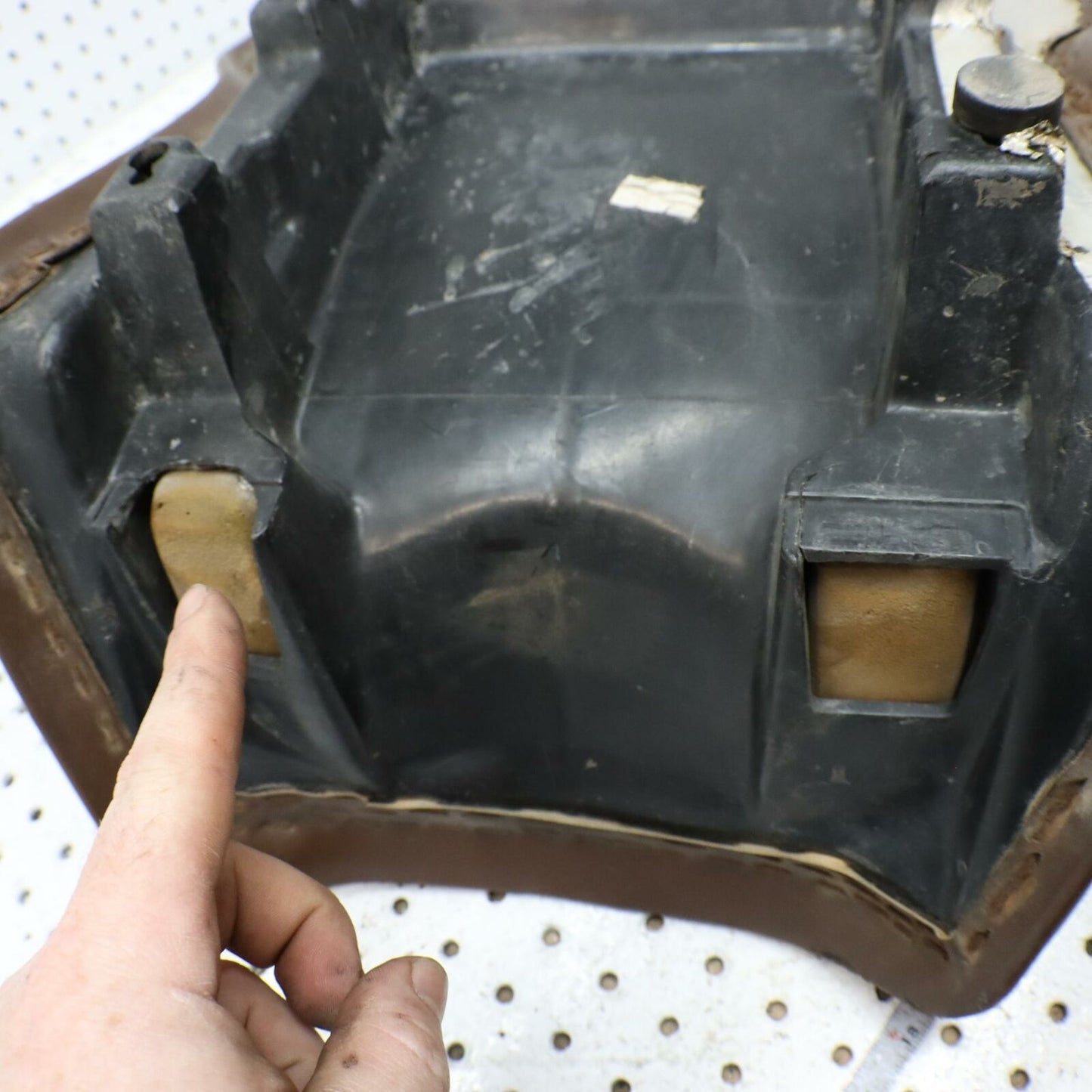 1997 POLARIS XPLORER 400L SEAT SADDLE Burnished Brown 2682201-218 2683222-070