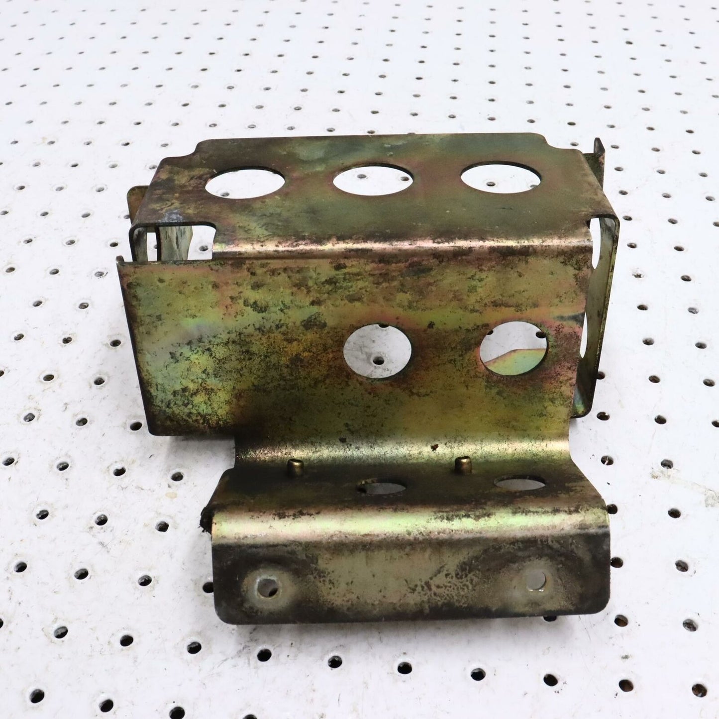2006 POLARIS SWITCHBACK BATTERY BOX HOLDER TRAY 1015024; 1017053