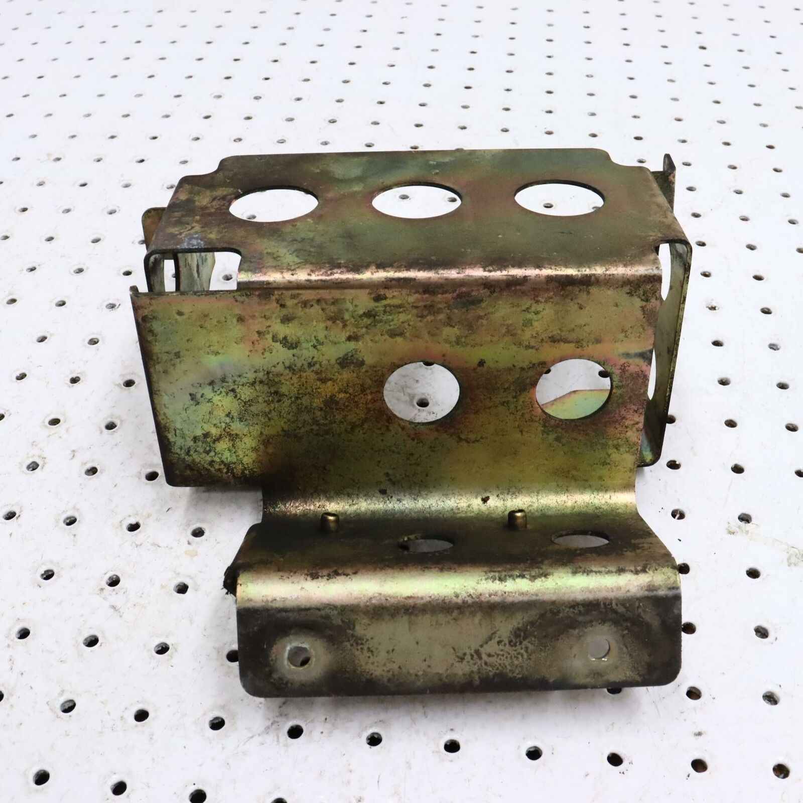 2006 POLARIS SWITCHBACK BATTERY BOX HOLDER TRAY 1015024; 1017053