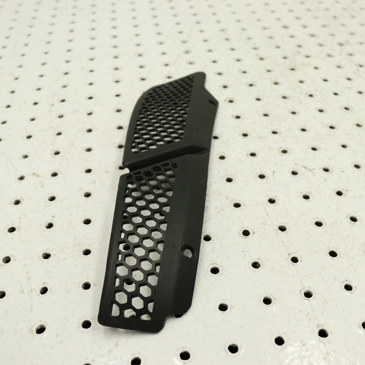 2007 POLARIS RMK 600 HOOD VENT SCREEN 5435848-070