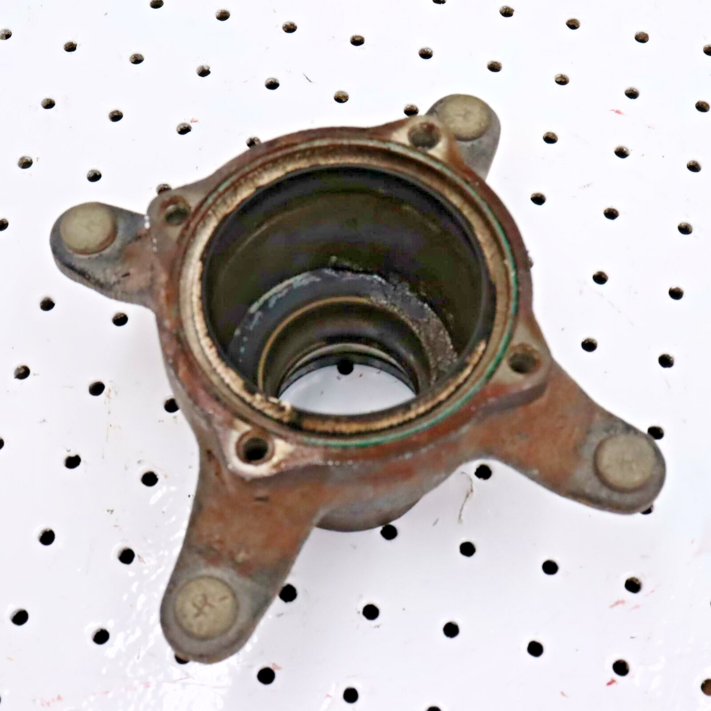 1995 POLARIS SCRAMBLER 400 FRONT WHEEL HUB 1520182