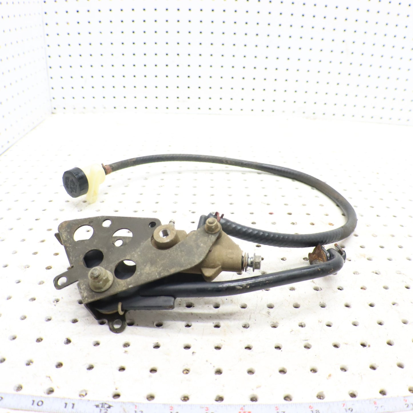 2009 Polaris Sportsman Xp 850 Foot Brake Pedal & Master Cylinder 1911347 1913903