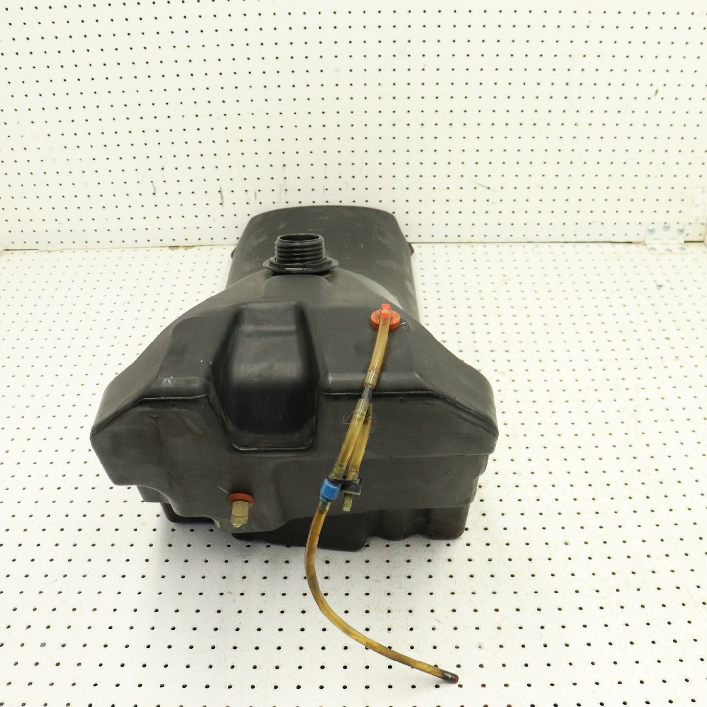 2007 POLARIS RMK 600 GAS TANK FUEL RESERVOIR 2520616