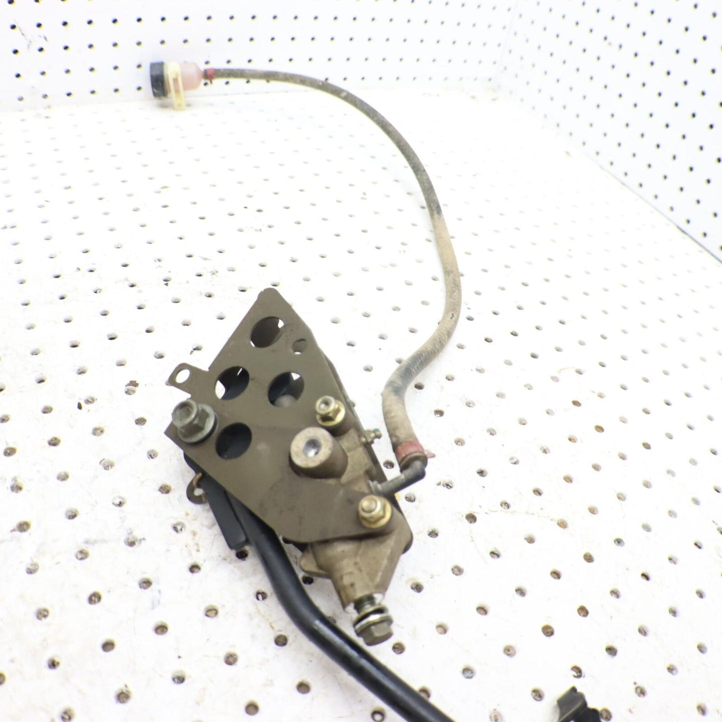 2009 POLARIS SPORTSMAN XP 850 FOOT BRAKE PEDAL & MASTER CYLINDER 1911347 1913903