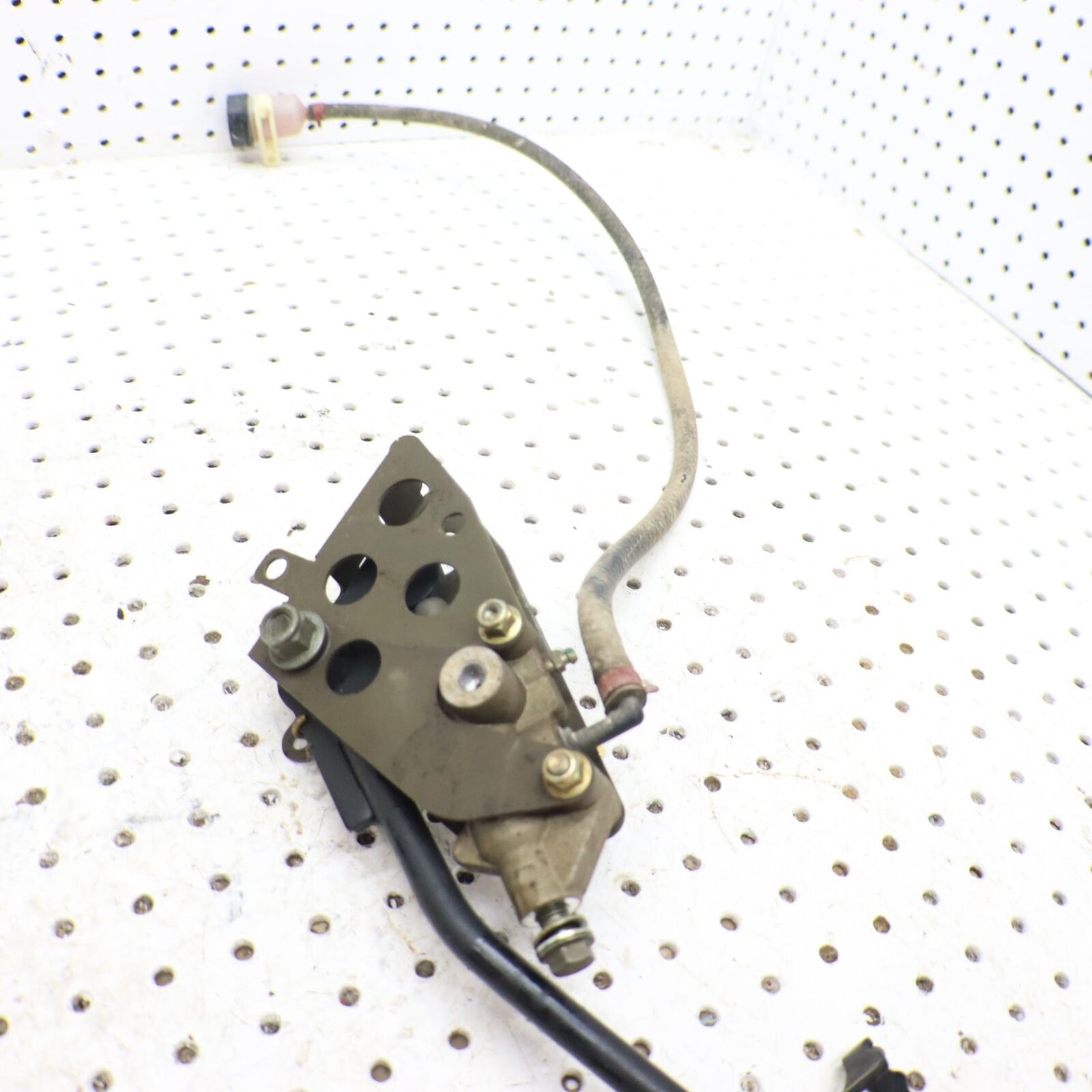 2009 POLARIS SPORTSMAN XP 850 FOOT BRAKE PEDAL & MASTER CYLINDER 1911347 1913903
