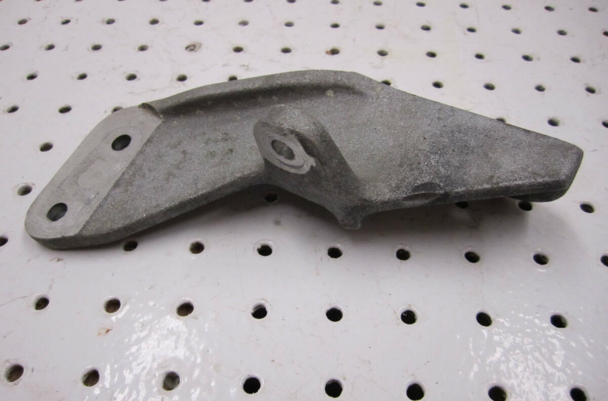 2002 ARCTIC CAT ZR 500 MOTOR MOUNT RIGHT REAR 0708-104