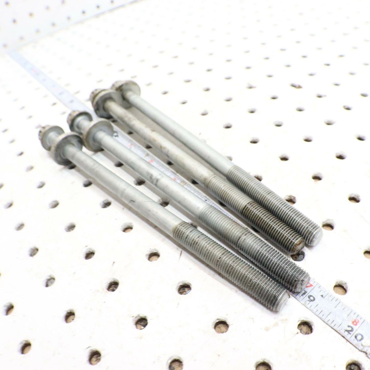 2001 POLARIS SPORTSMAN 400 BOLT CYLINDER HEAD BOLT 3084875 QTY (4)