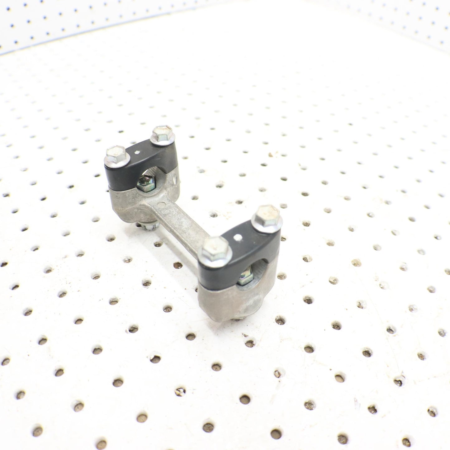 2016 SUZUKI KING QUAD 500 HANDLEBAR CLAMP 56211-09F00-291 56211-31G10