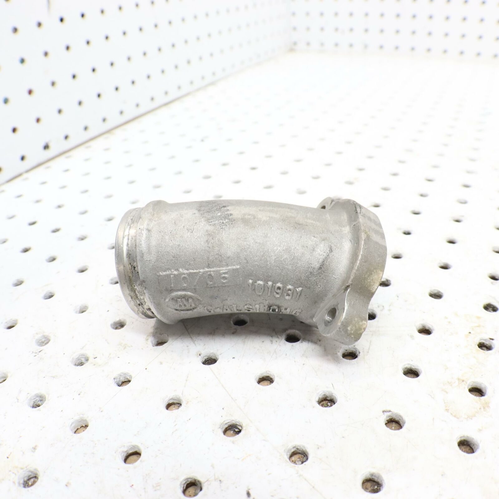 2006 POLARIS SWITCHBACK AIR INTAKE PIPE WITH HOLE 0452950 0452952