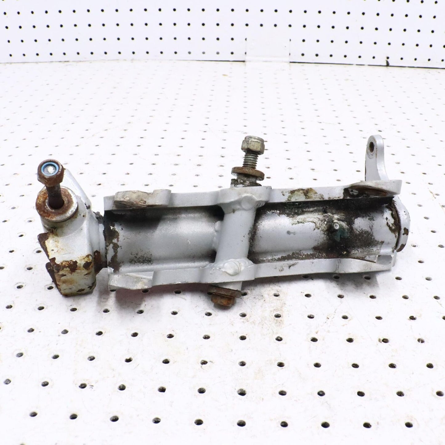 2002 ARCTIC CAT ZR 600 LEFT FRONT STEERING ARM SPINDLE KNUCKLE 0703-661