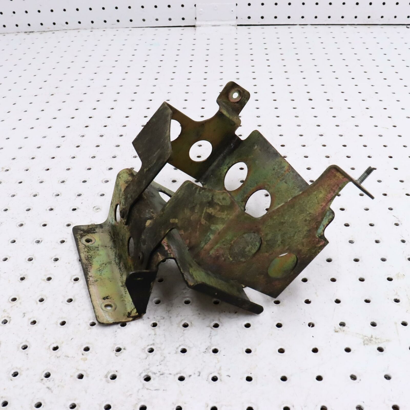 2006 POLARIS SWITCHBACK BATTERY BOX HOLDER TRAY 1015024; 1017053