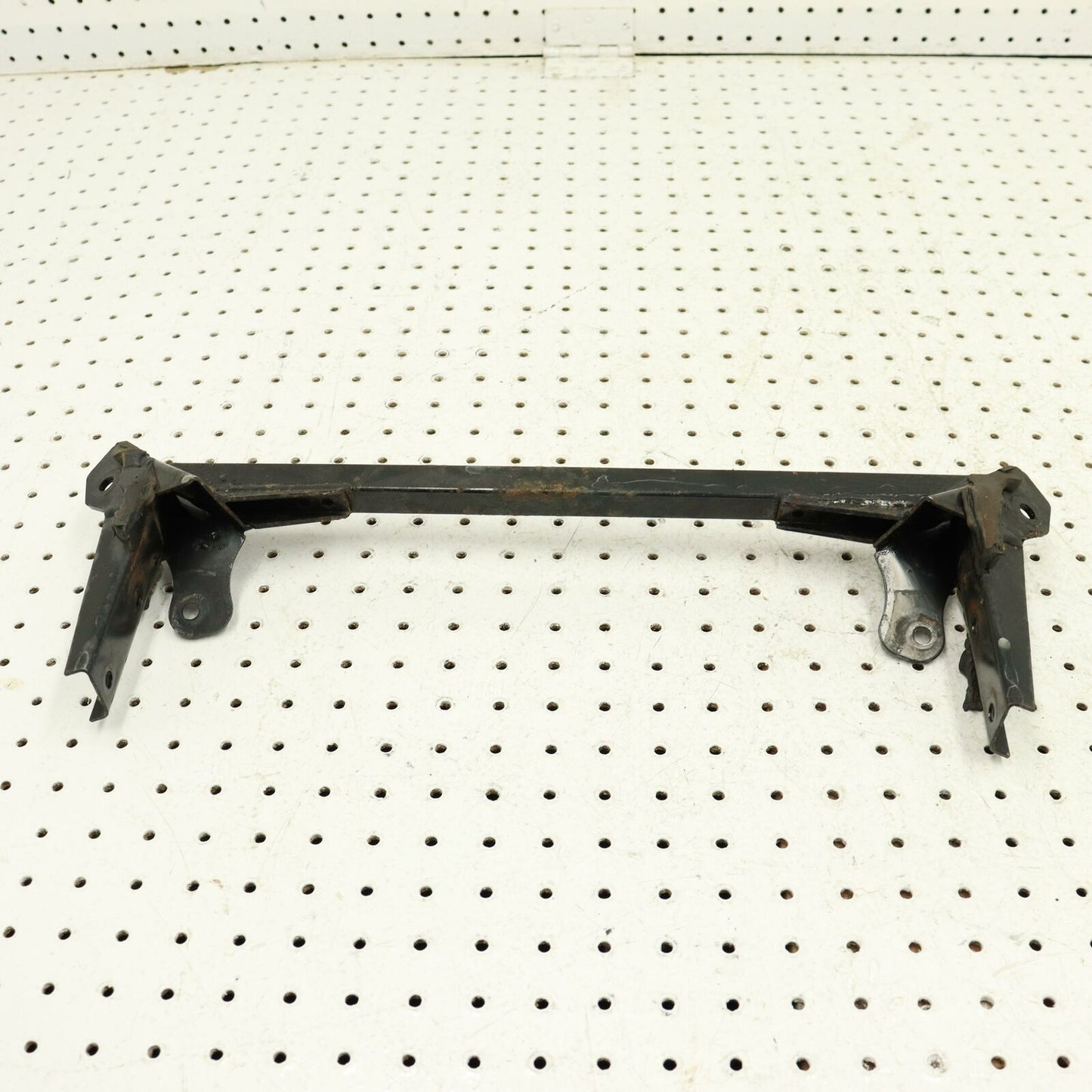 2007 POLARIS RMK 600 CENTER BULKHEAD FRAME SUPPORT BRACE BRACKET 1015368-067