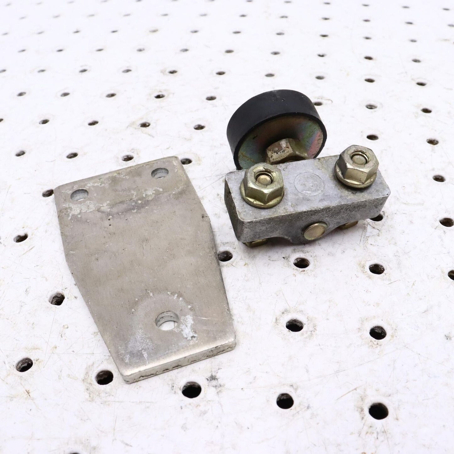 2005 ARCTIC CAT SABERCAT 600 MOTOR MOUNT TORQUE ARM 2606-939