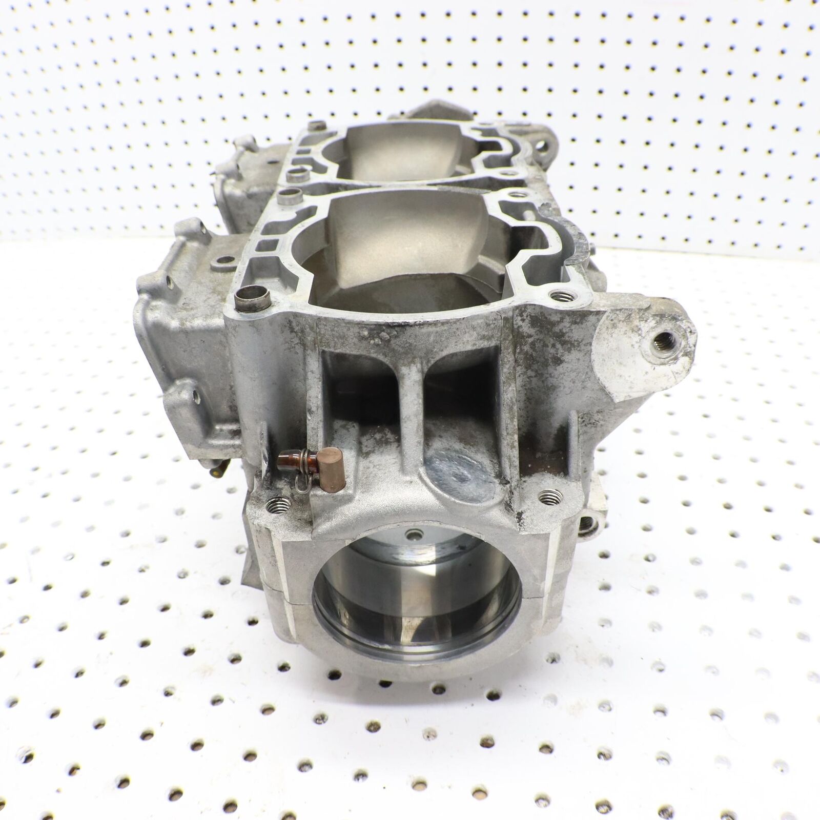 2006 POLARIS FUSION 700 ENGINE MOTOR CASE CASES 2203111